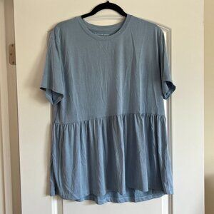American Eagle blue blouse, short sleeved flowy hem